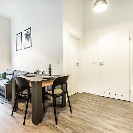 Apartament W Sercu Miasta Garbary 31 Отель Познань